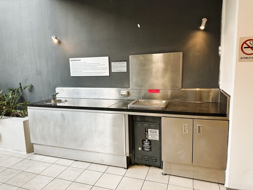 Modern CBD 2 Bedroom Apartment with Free Parking 11 Serain Residences