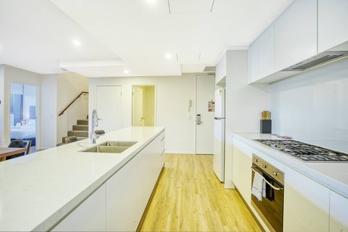Comfort 3 bedroom Villa In Center Surfers Paradise 8 Serain Residences