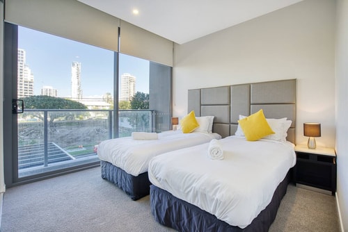 Comfort 3 bedroom Villa In Center Surfers Paradise 5 Serain Residences