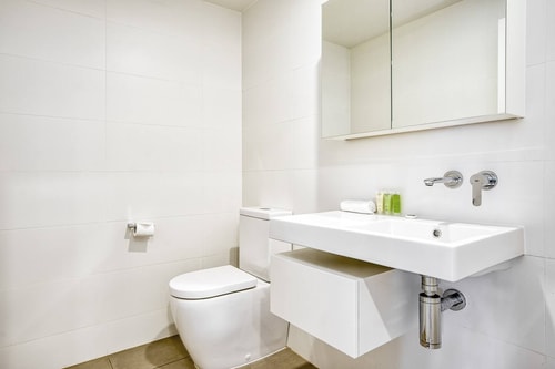 Comfort 3 bedroom Villa In Center Surfers Paradise 14 Serain Residences