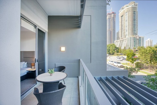 Comfort 3 bedroom Villa In Center Surfers Paradise 22 Serain Residences