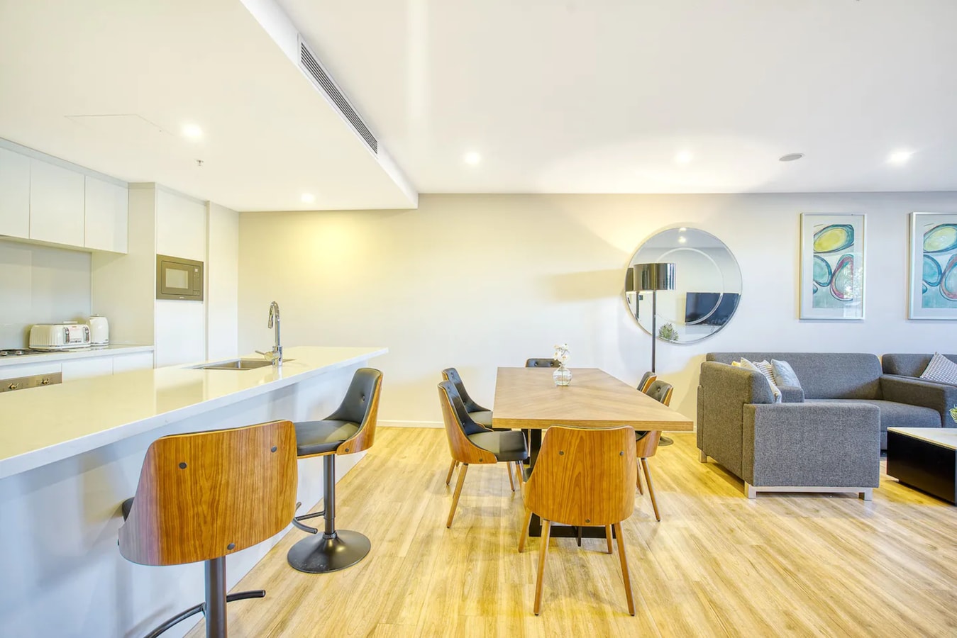 Comfort 3 bedroom Villa In Center Surfers Paradise 30 Serain Residences