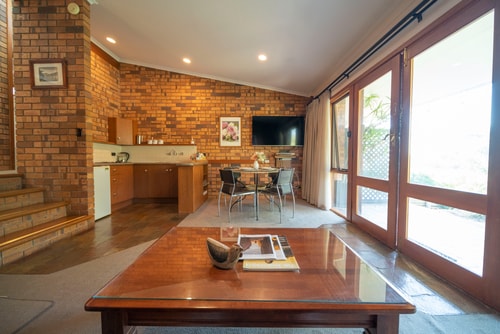 Adorable Lodge 1 AT Blickinstal Retreat 7 Serain Residences