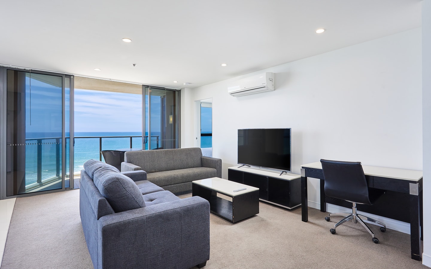 Ocean view beachside 2bedroom Apartment In Surfers 3 Serain Residences