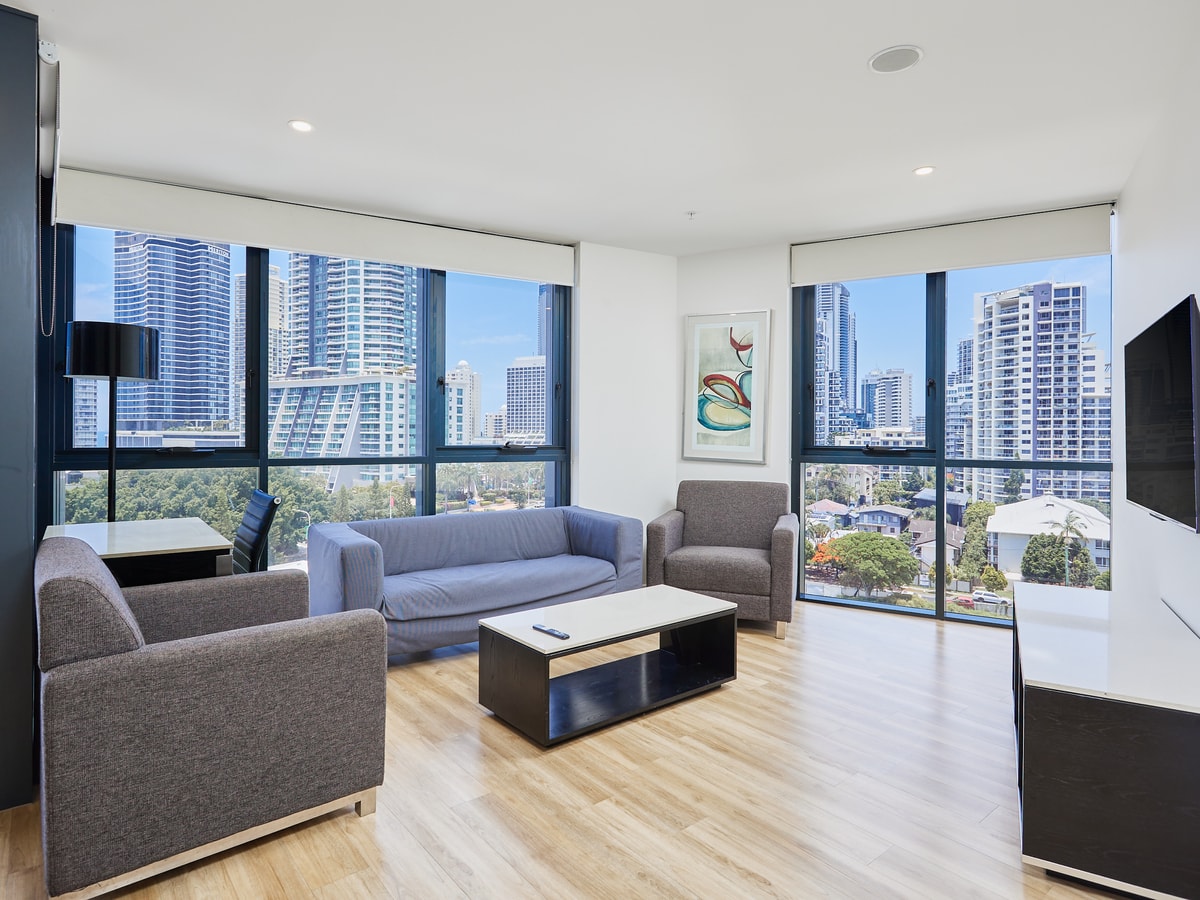 Cozy One Apartment with View in Centre Surfers 1 Serain Residences