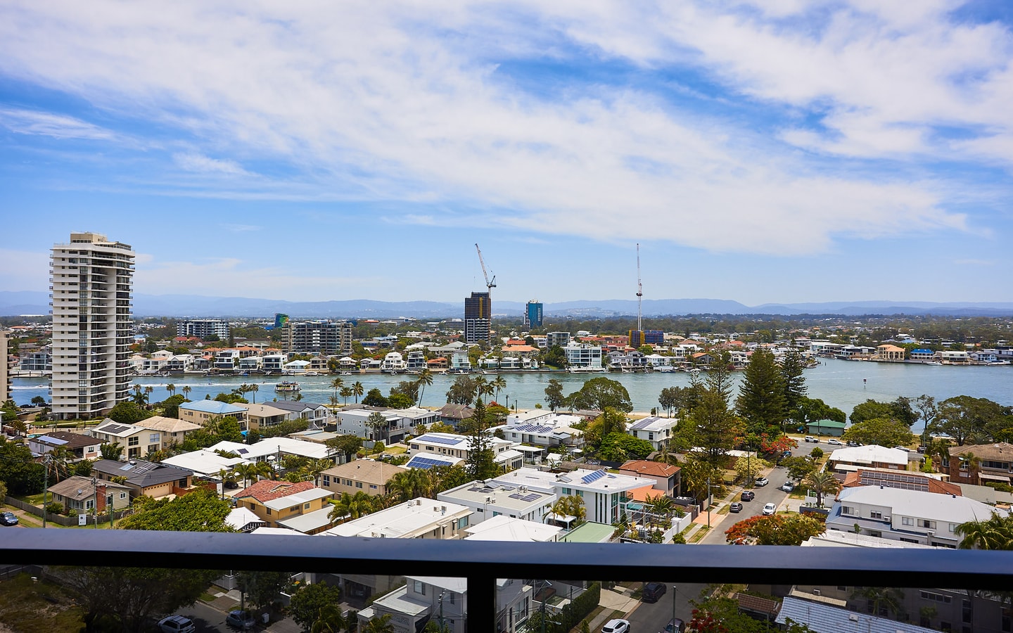 Stylish and Cozy 1Bedroom Home with Splendid View 10 Serain Residences