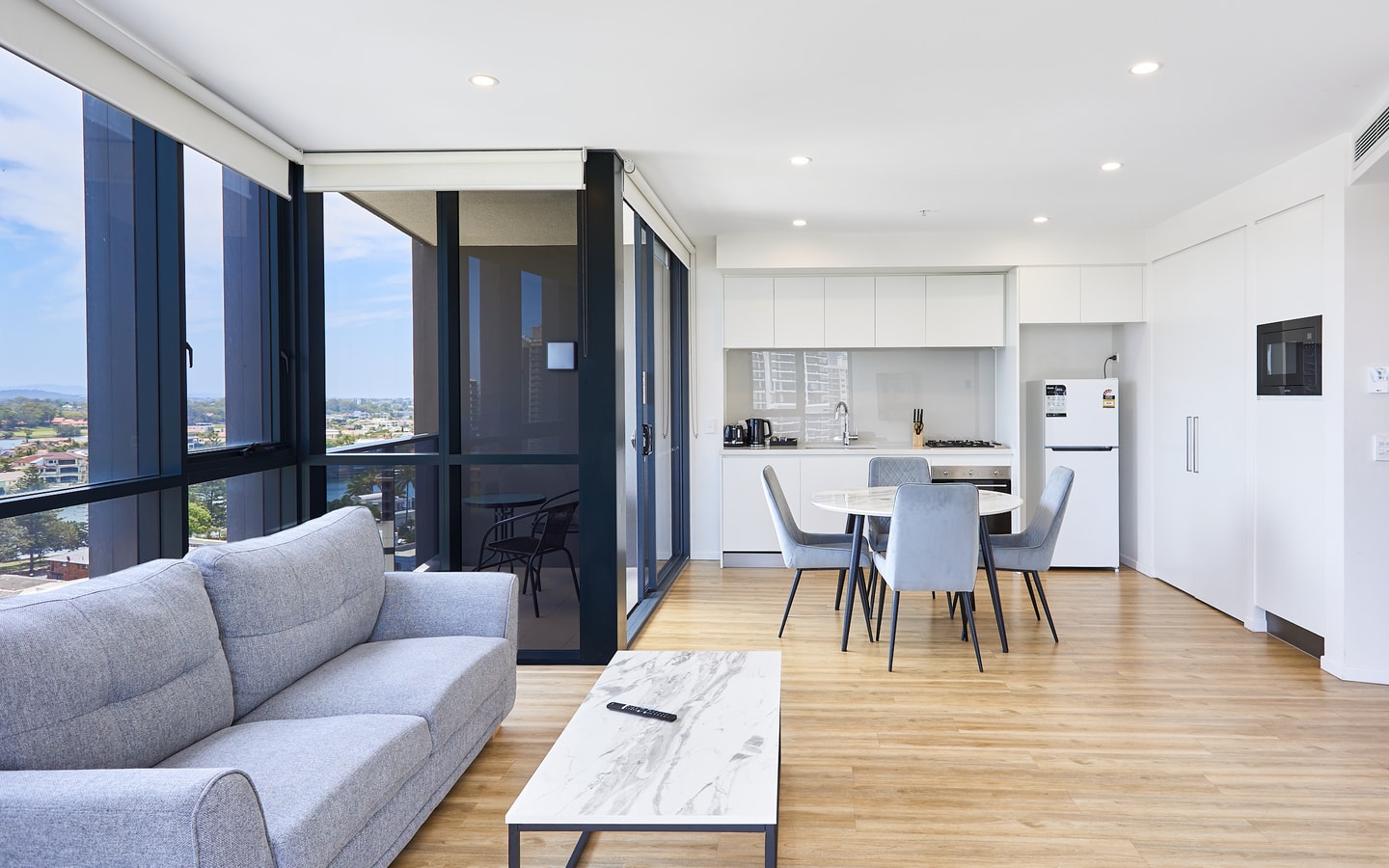 Stylish and Cozy 1Bedroom Home with Splendid View 3 Serain Residences