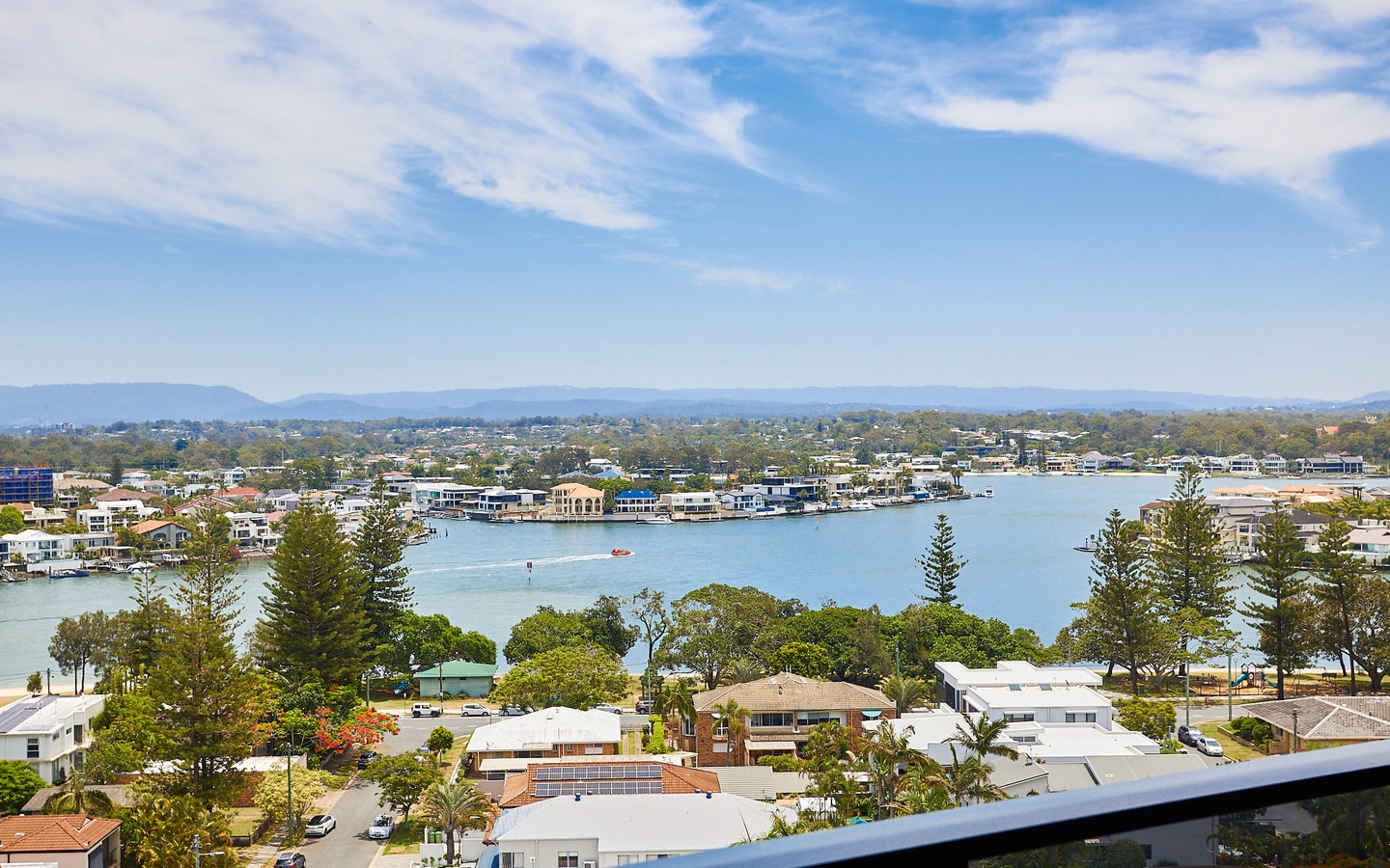 Stylish and Cozy 1Bedroom Home with Splendid View 2 Serain Residences