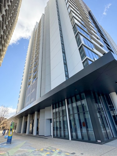 Modern One-bedroom in Phillip with Parking 11 Serain Residences
