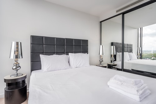 High-level 1 Bedroom Apartment in Fortitude Valley 5 Serain Residences