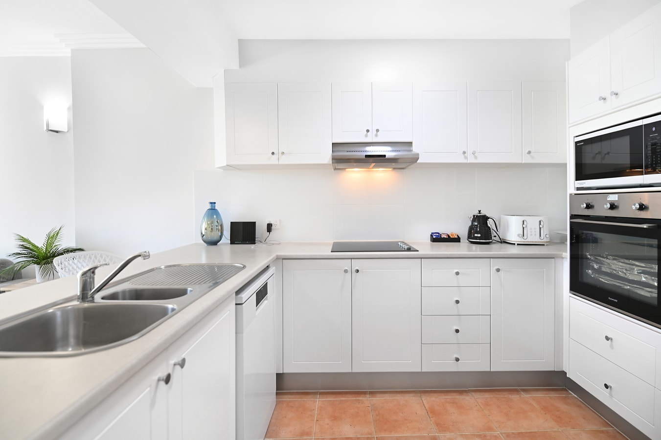 Sunlit 1-Bedroom Apt at Crown Tower with Parking 4 Serain Residences