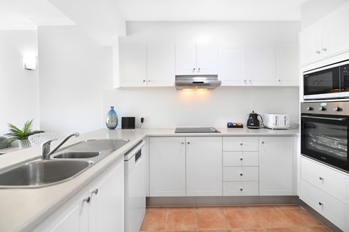 Sunlit 1-Bedroom Apt at Crown Tower with Parking 4 Serain Residences