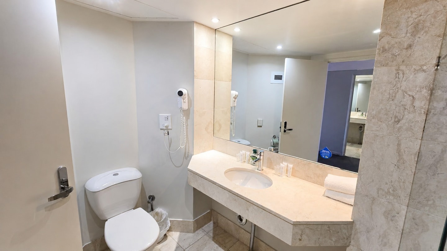 Cozy 2 Beds Hotel Room丨Beachside丨Max 4 guests 7 Serain Residences