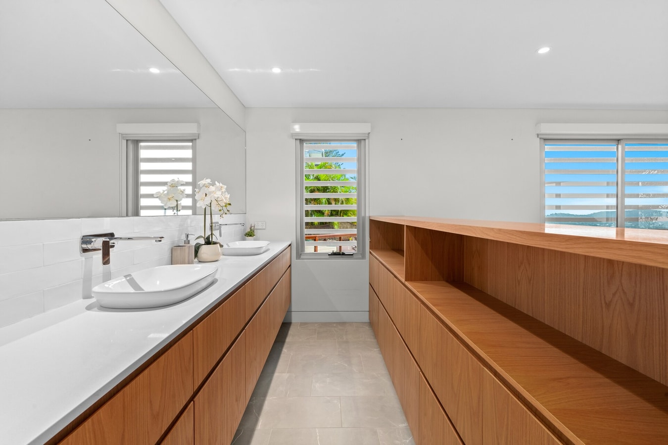 Costal Three-Storey Home with Panoramic Sea Views 17 Serain Residences