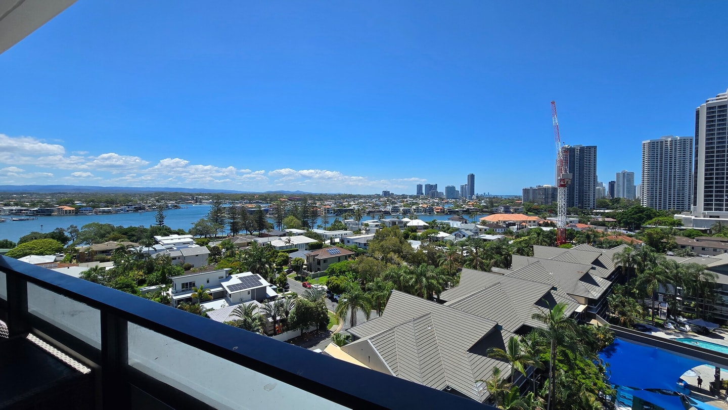Comfy 2BR Apartment Central Surfers w/Parking 4 Serain Residences