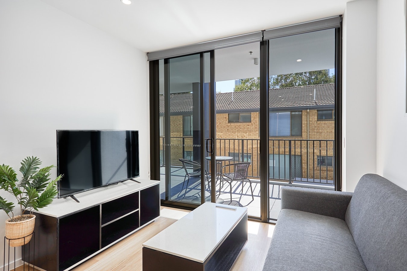 New 1 bedroom Apartment  In Surfers Paradise. 7 Serain Residences