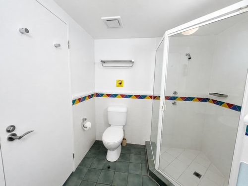 Coastal Hotel Room | Ocean Glimpse | 2 King Single 5 Serain Residences
