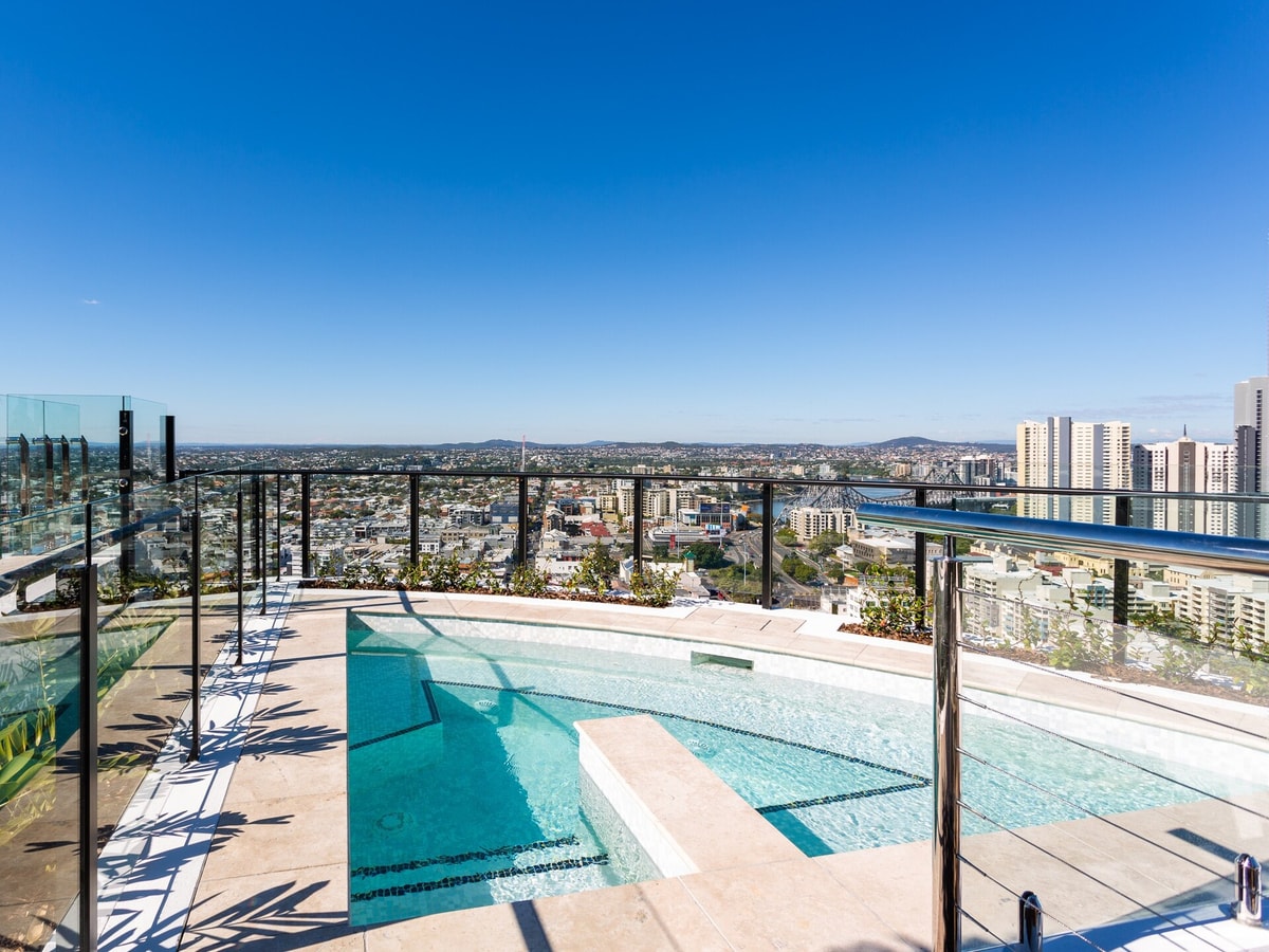 Spacious 2 bedroom Apartment with Rooftop Access 25 Serain Residences