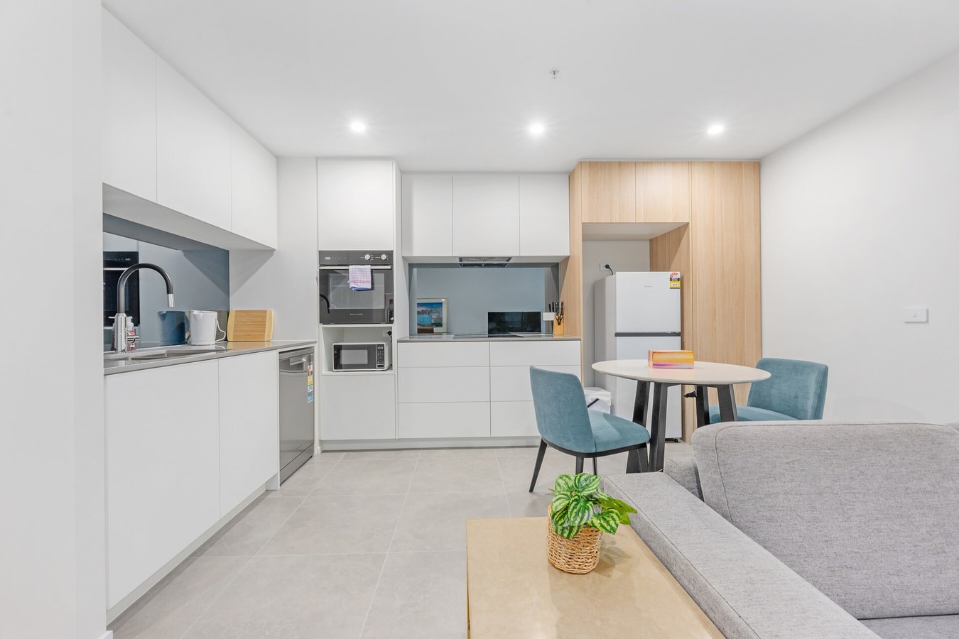 Chic Modern 1-Bedroom Apartment | Gym | Parking 13 Serain Residences