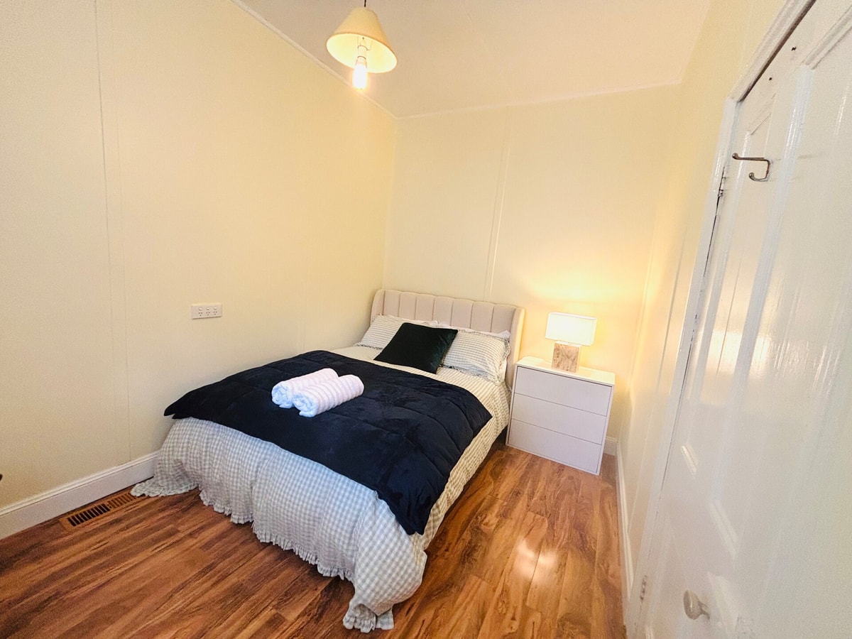 3BDR Blue Mountains Hideaway in Central Katoomba 10 Serain Residences