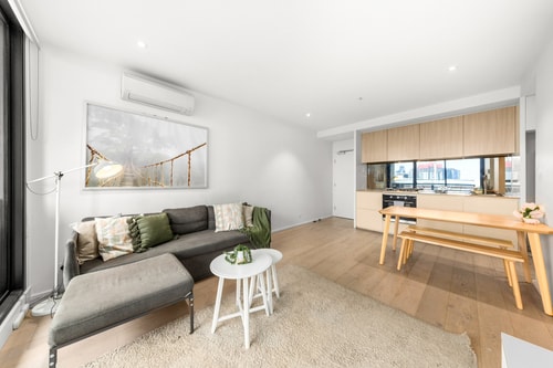 Cozy 1 bedroom apartment in Docklands 2 Serain Residences