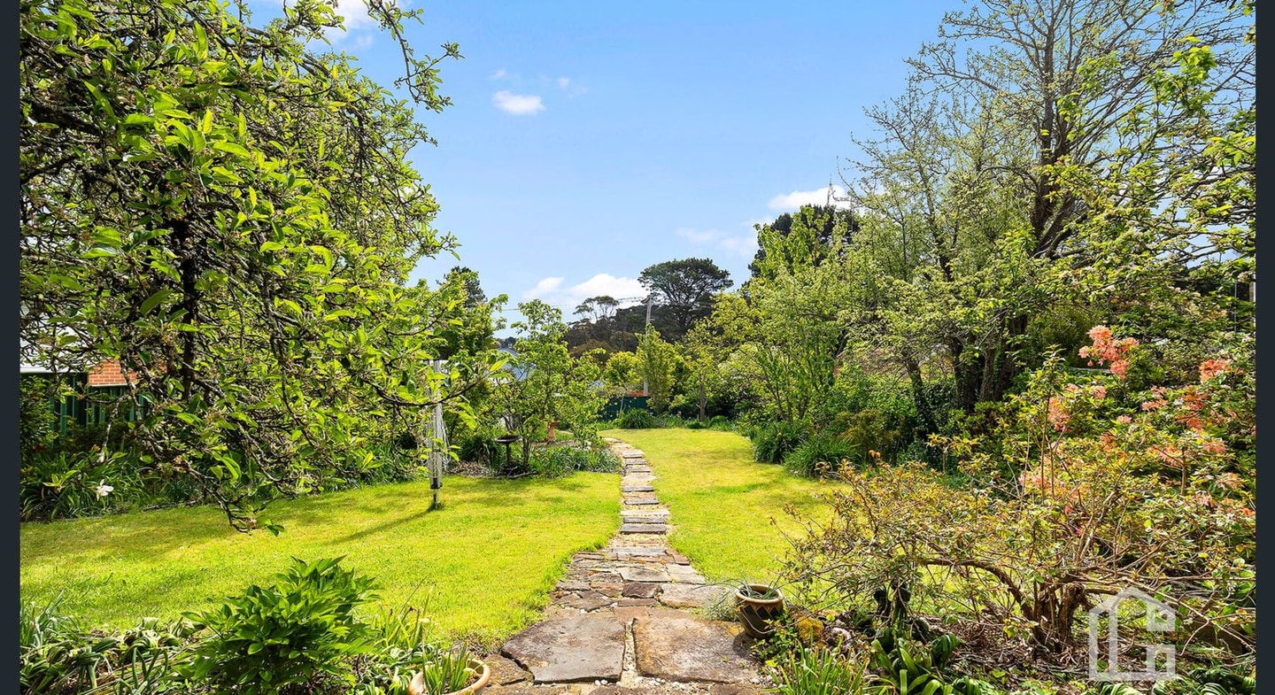 3BDR Blue Mountains Hideaway in Central Katoomba 3 Serain Residences