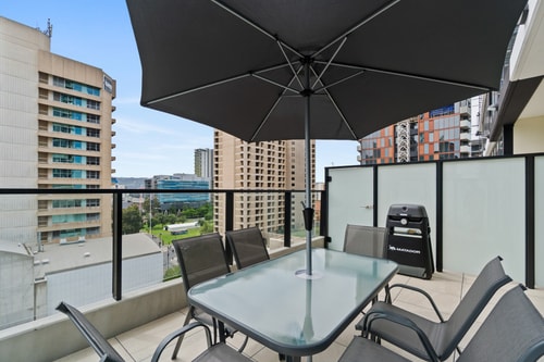 Luxe 2BR Apt | Huge Balcony+BBQ  | Adelaide CBD 8 Serain Residences