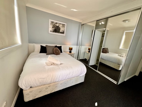 Modern 2Bdr Apt 7mins to Paramatta Train Station 10 Serain Residences
