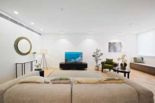 Stylish Sandringham Urban Townhouse by Hyde Park 32 Serain Residences