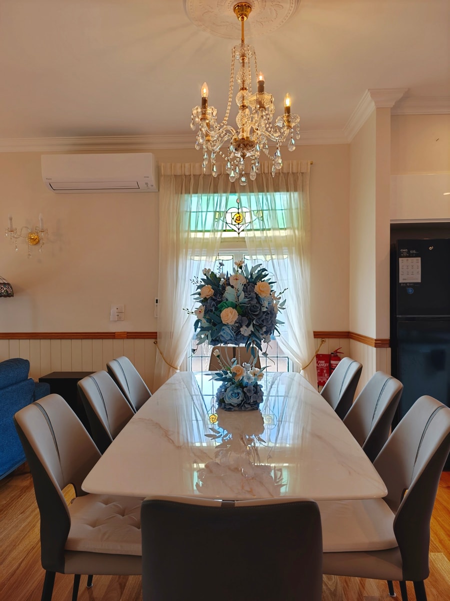 4BR Upper House Close to Blue Mountains Highlights 1 Serain Residences