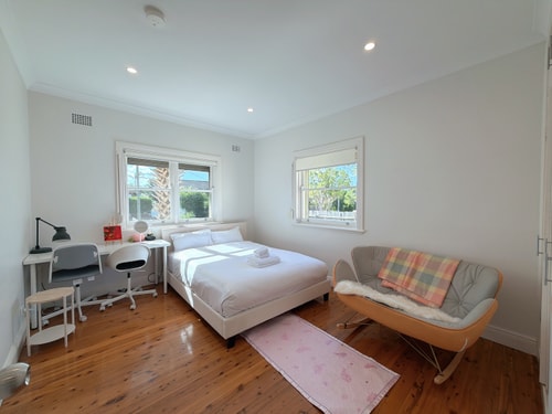 Burwood 4BR Family Home | Fast WiFi & Free Parking 2 Serain Residences