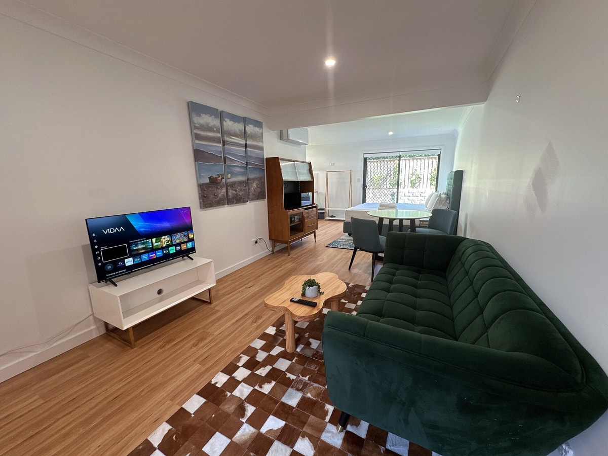 Spacious Homelike King Studio Retreat in Roseville 1 Serain Residences