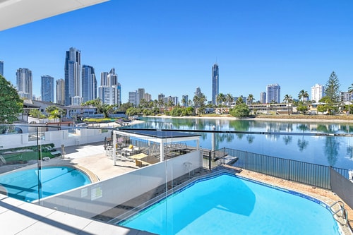 Spacious 4-Bedroom Riverside Home Surfers Paradise 10 Serain Residences