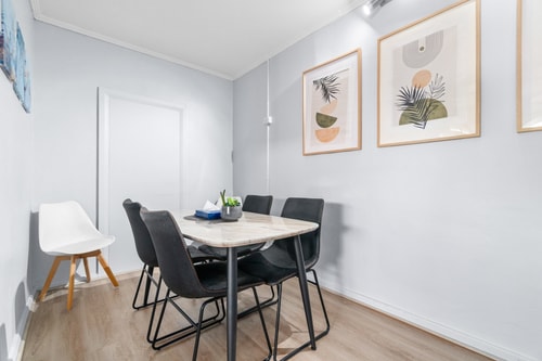 Stylish 3BR Retreat | Walk to Shops & 12min to CBD 13 Serain Residences