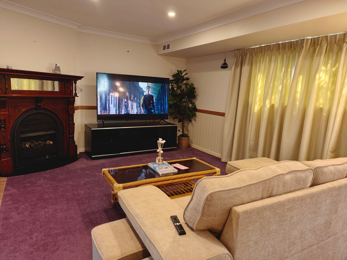 1BR Retreat Steps from Blue Mountains Highlights 1 Serain Residences