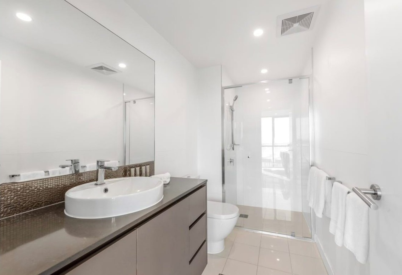 High-rise Oceanfront 1BR Apartment in Surfers 10 Serain Residences