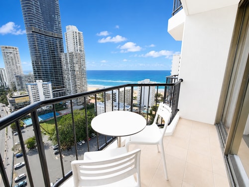 Sea View Hotel Room | Walk to Beach & Tram | Max 4 10 Serain Residences