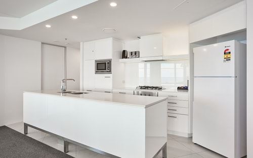 47th Floor Ocean view 3-bedroom with Parking 8 Serain Residences
