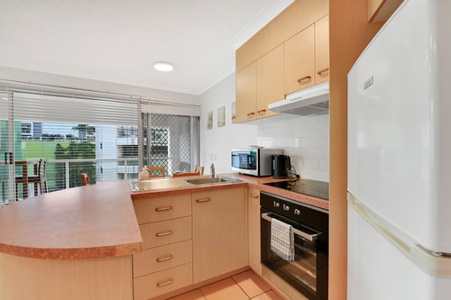 Comfy 1BR + Free Parking |  Stroll to Parklands 6 Serain Residences