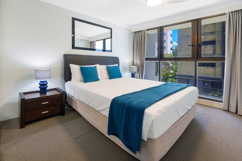 Beachside 1 Bedroom OceanView Apartment Broadbeach 2 Serain Residences