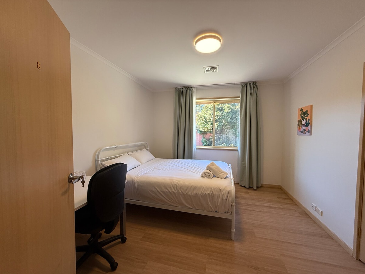 Inner North Gem | King Room Near ANU & City Centre Serain Residences