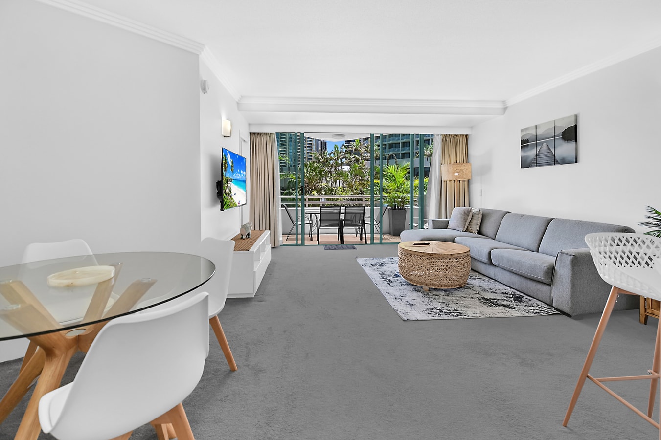 Sunlit 1-Bedroom Apt at Crown Tower with Parking 6 Serain Residences