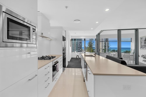 2-Bedroom Apt Heart of Surfers Paradise w/Parking 8 Serain Residences