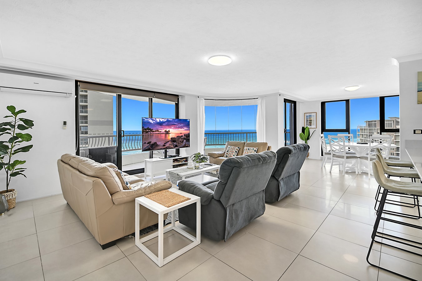 Breathtaking Ocean View 3Bedroom Apt with Parking 1 Serain Residences