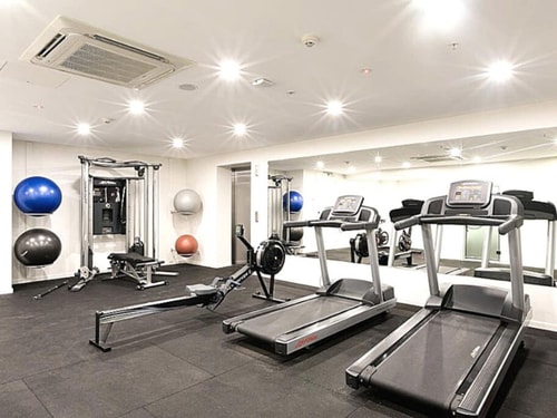 Convenient Located Villa in Heart Surfers Paradise 18 Serain Residences