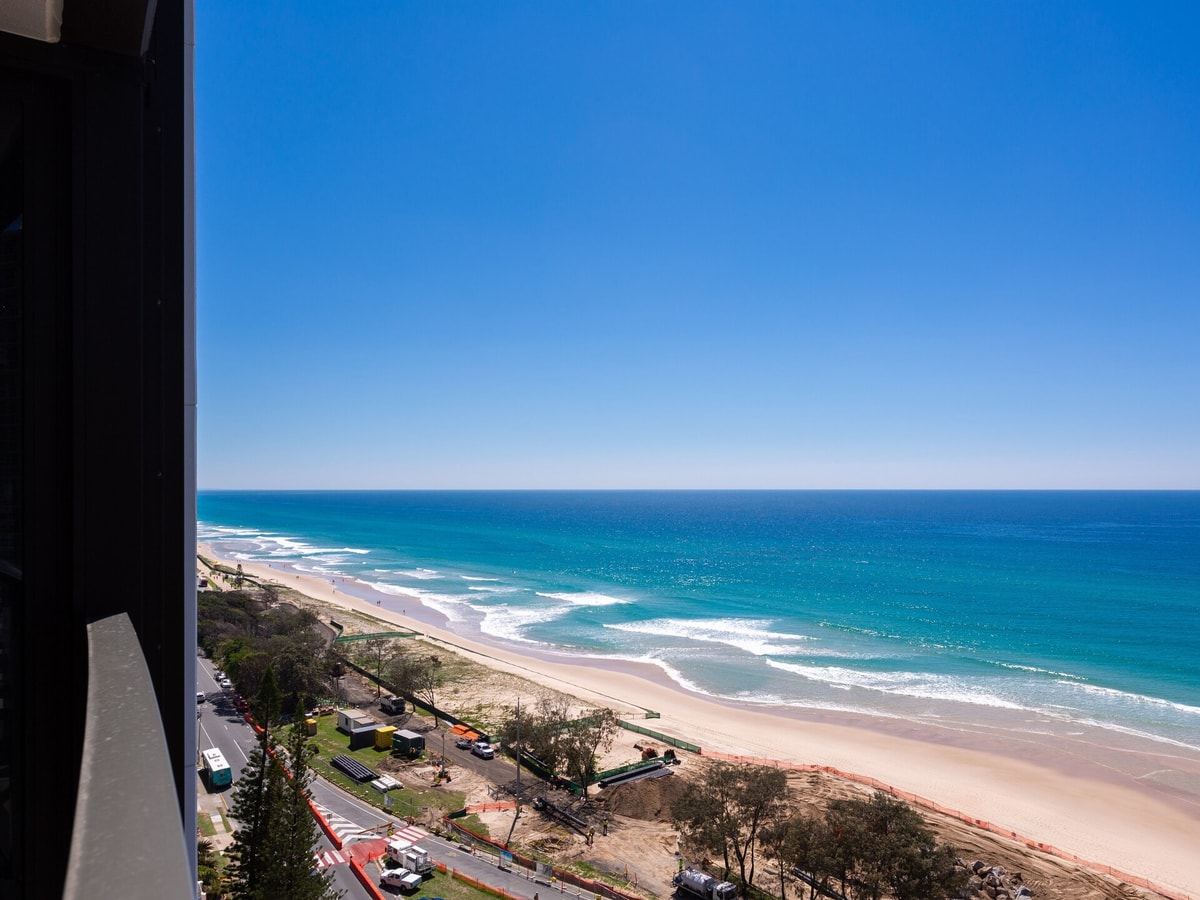 Sea Side Comfortable Apartment in Surfers Paradise 1 Serain Residences