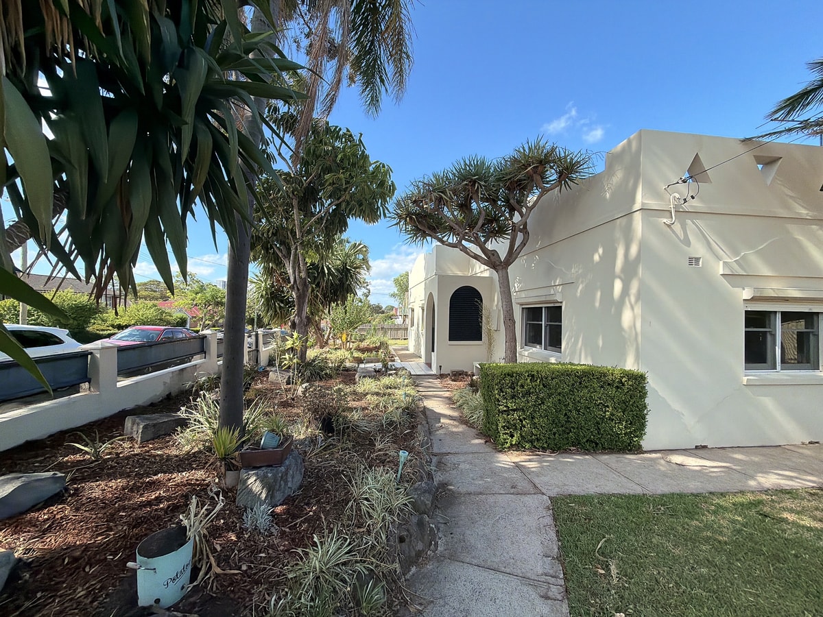 Burwood 4BR Family Home | Fast WiFi & Free Parking 6 Serain Residences