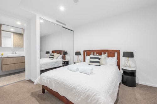 Cozy 2Bedroom Apt in Centre Canberra w/Parking 2 Serain Residences