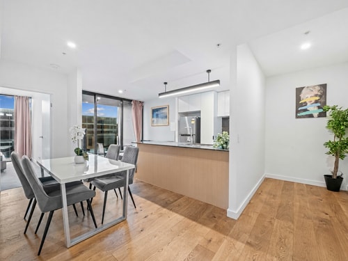 Central Located 1BR w/Parking | Near CBD & Transit 1 Serain Residences