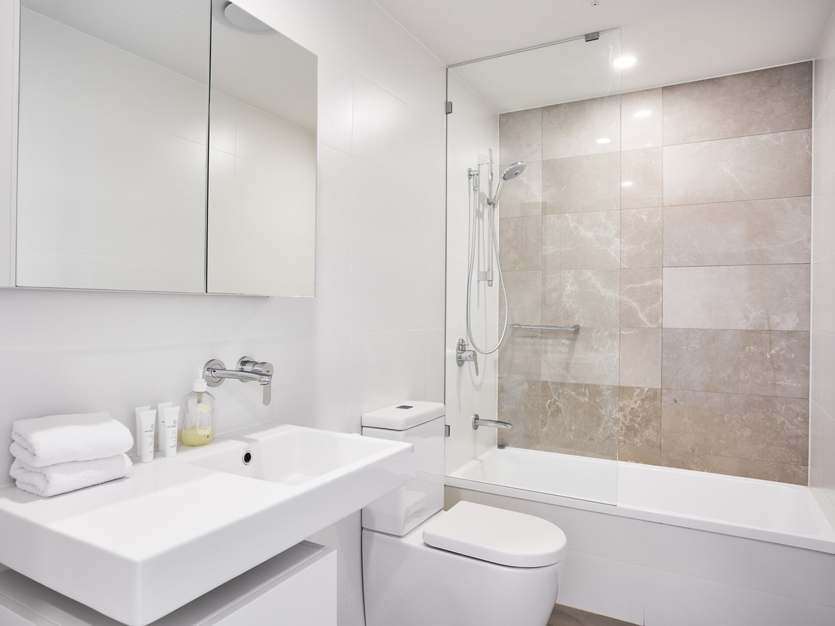 Modern 2BR Apartment on level 13 | Walk to Beach 4 Serain Residences